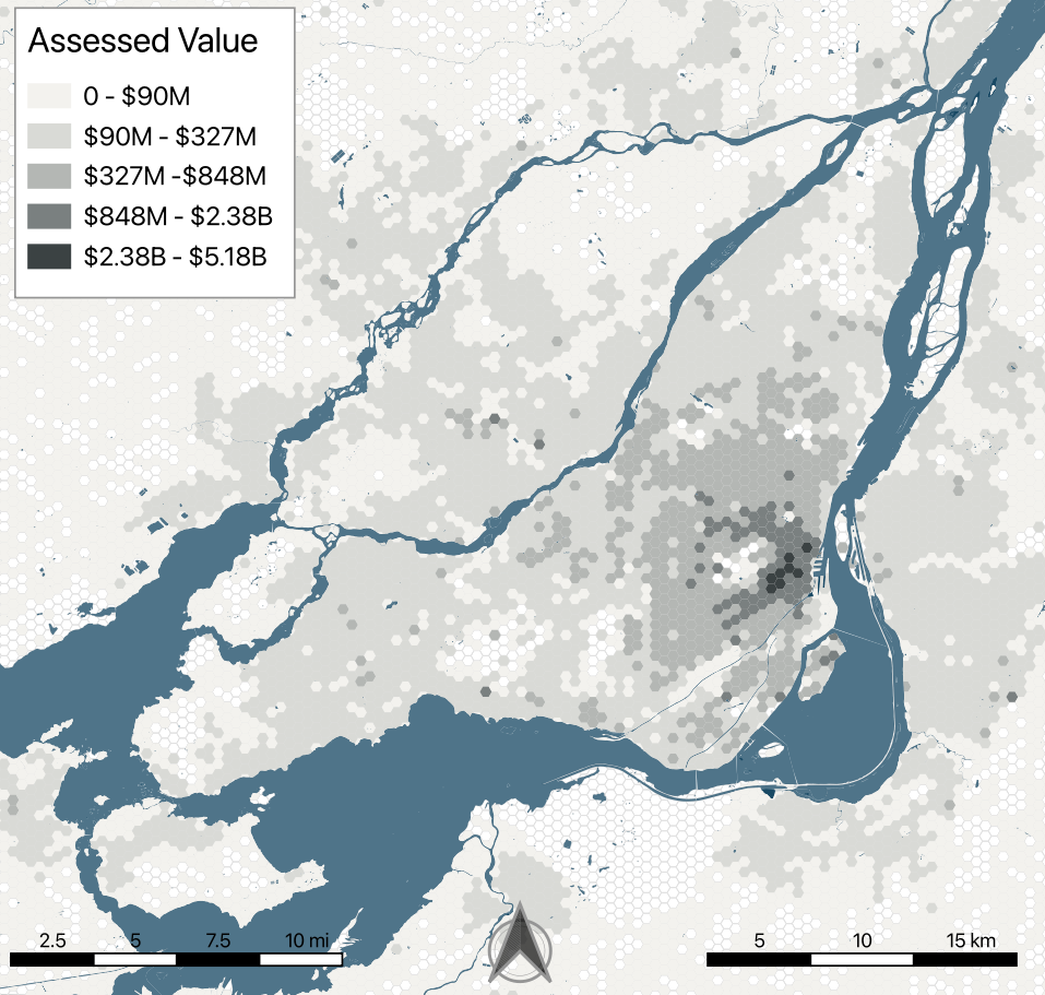 Paper_00_1 Map of Greater Montréal showing total assessed property value by 500-metre hexagon, with the strongest concentrations in the central metropolitan area and declining values toward the periphery.